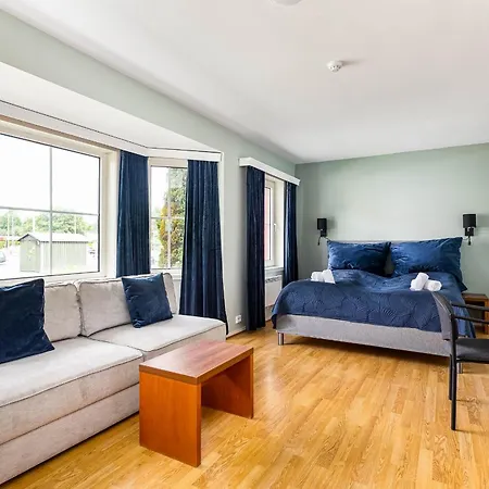 Storebaug & Szálloda Moss