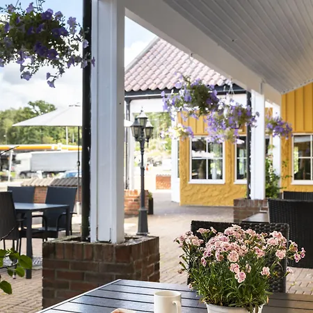 Storebaug & Otel Moss